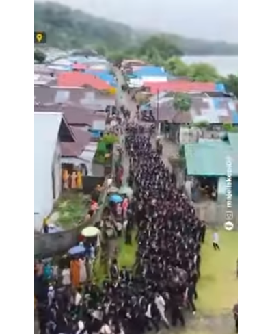 melihat tradisi mengantar hewan kurban di maluku tengah