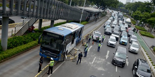 Kronologi Pesepeda Tertabrak Bus Transjakarta di Pasar Minggu Hingga Tewas