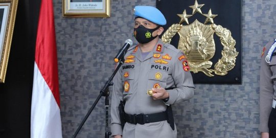 Buntut Kasus Polisi Saling Tembak, Kapolri Diminta Nonaktifkan Kadiv Propam