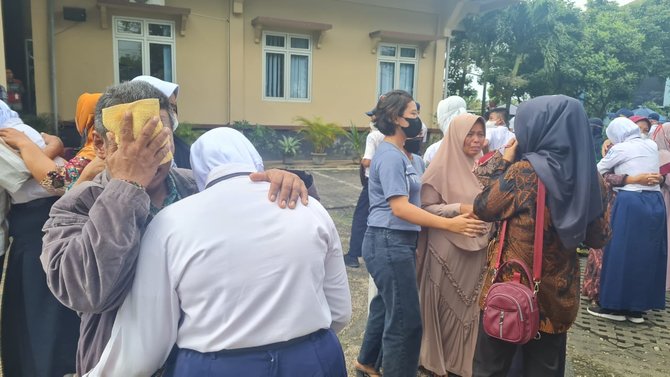 tangis haru warnai serah terima siswa baru smkn jawa tengah pati