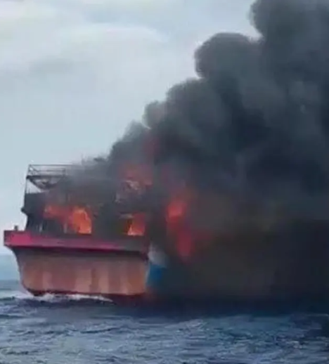 km lautan papua indah terbakar di pelabuhan probolinggo