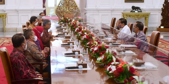 Presiden Jokowi Terima Dewan Komisioner OJK Periode 2017-2022