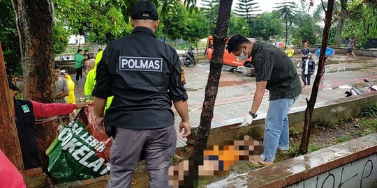 Main Bola di Tengah Hujan, Bocah Tewas Kesetrum Listrik Tiang PJU