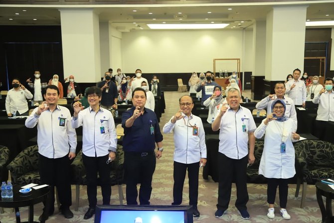 sekjen kemnaker anwar sanusi membuka workshop pengelolaan keuangan apbn