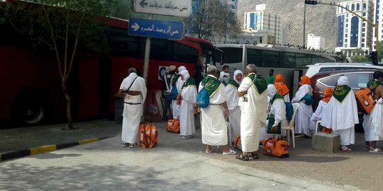Jemaah Haji RI Diminta Tak Coba-Coba Bawa Zamzam ke Bagasi, Ternyata Ini Bahayanya