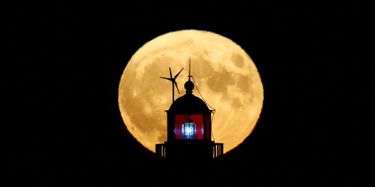 Keindahan Buck Moon, Bulan Purnama Paling Terang Tahun Ini
