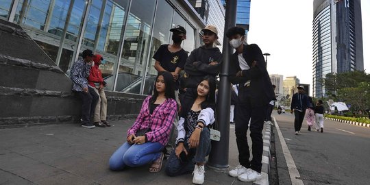 Sosialisasi Aturan Nongkrong di Dukuh Atas, Satpol PP Gandeng Jeje Slebew