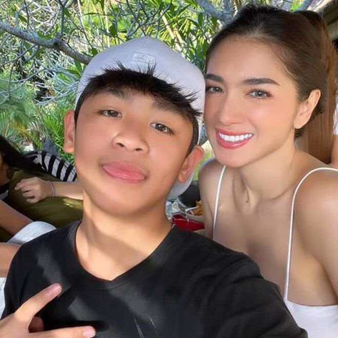 angel karamoy dan anak anaknya