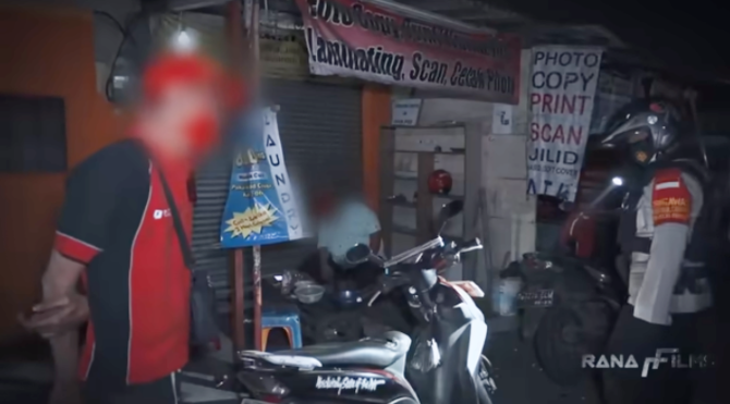 polisi 039digas039 amp ditunjuk tunjuk sama 2 pria mabu