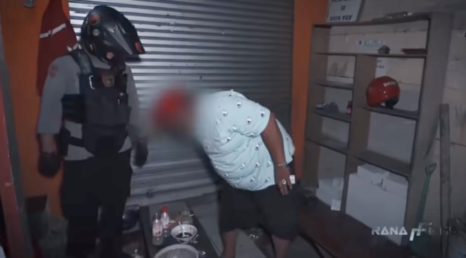 polisi 039digas039 amp ditunjuk tunjuk sama 2 pria mabu