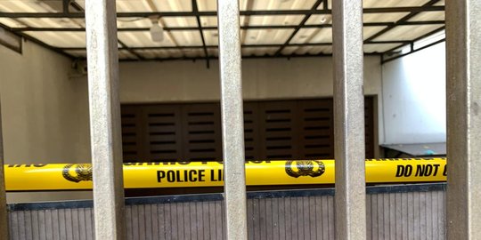 Kondisi Terkini di Rumdin Kadiv Propam: Sepi, Garis Polisi Masih Terpasang