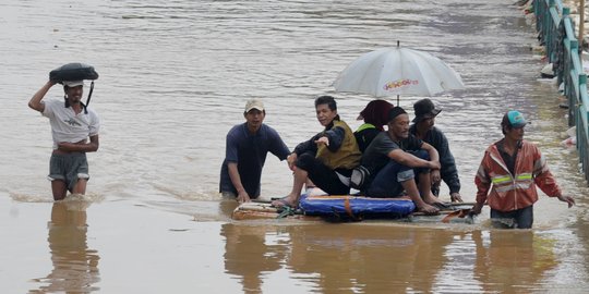 Hujan Sejak Jumat Malam, Banjir Merendam 92 RT di Jakarta