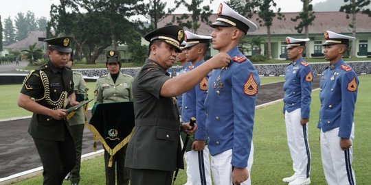 Taruna Akmil Ganteng Enzo Naik Pangkat, Raih Penghargaan Dira Trengginas Emas