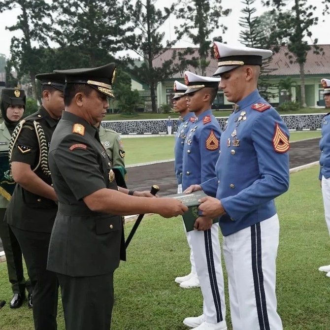 taruna akmil ganteng enzo naik pangkat dan raih penghargaan