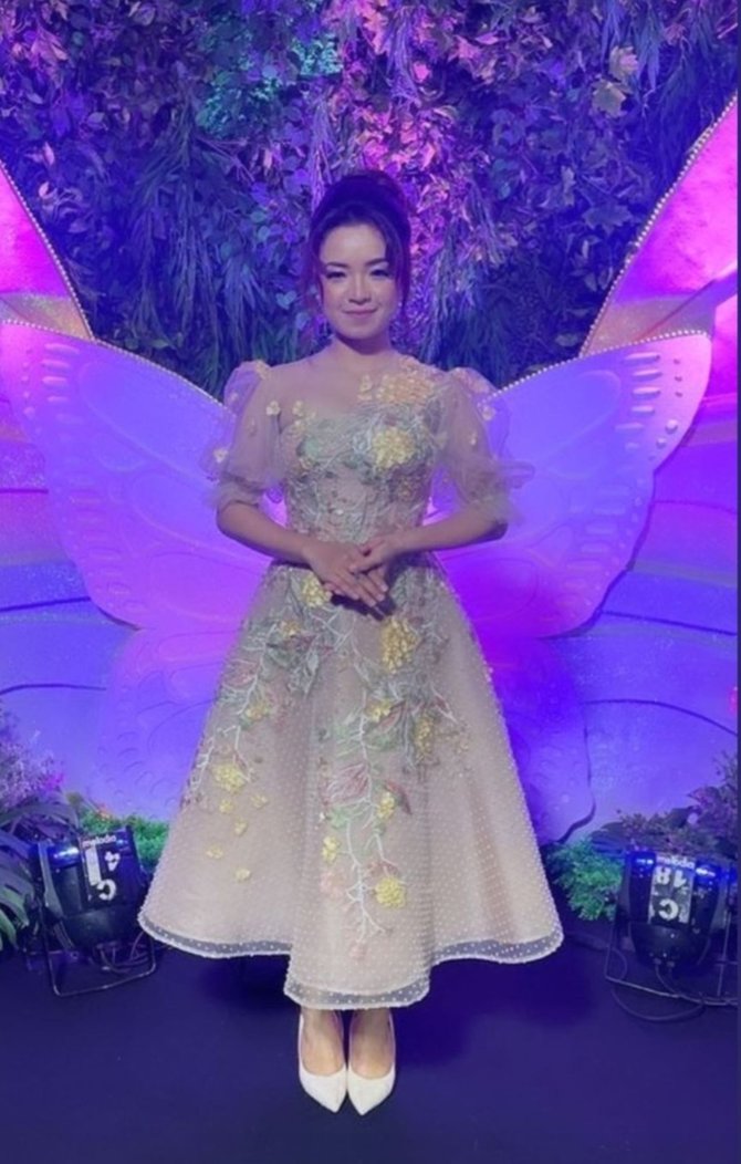 5 potret gaya artis yang hadiri resepsi pernikahan via vallen curi perhatian