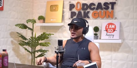 Gerakan Olahraga OCD 7 Menit Ala Deddy Corbuzier yang Bikin Perut Six Pack