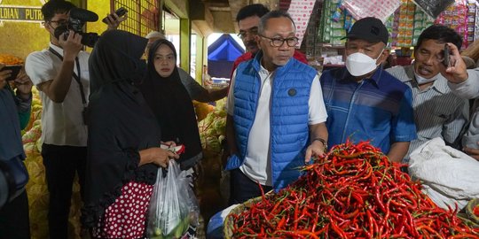 Mendag Pantau Harga Kebutuhan Pokok di Pasar Jagasatru Cirebon, Bagaimana Hasilnya?