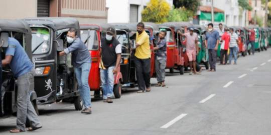 "Saya Antre 10 Hari untuk Beli Bensin"