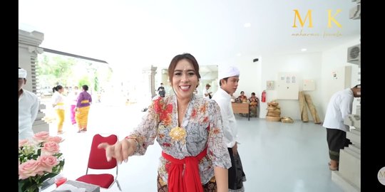 7 Potret Klinik Kecantikan Baru Milik Crazy Rich Bali yang Mewah Bernuansa Putih