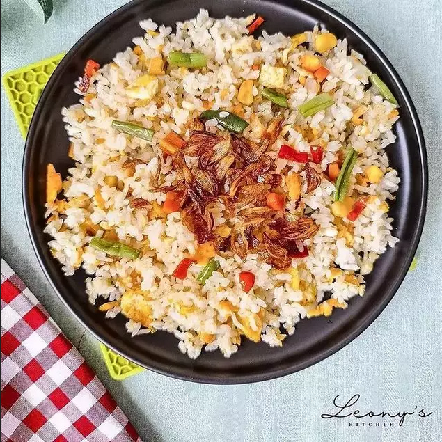 nasi goreng putih bawang