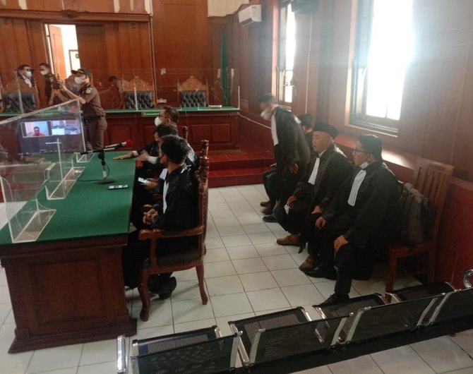 Anak Kiai Jombang Jalani Sidang Perdana Kasus Pencabulan, Kerahkan 10 ...