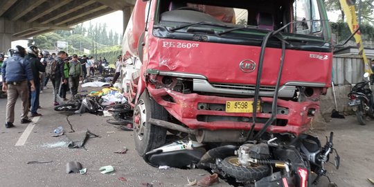 4 Fakta Baru Kecelakaan Truk Pertamina, Muncul Petisi Tutup Lampu Merah ...