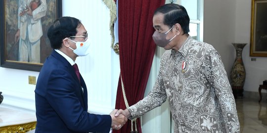 Terima Kunjungan Menlu Vietnam, Jokowi Bahas Perdagangan hingga Perundingan ZEE