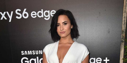 Lirik Lagu Subtance - Demi Lovato