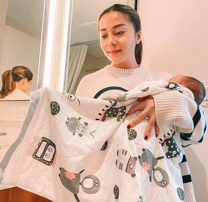 makin gemas dan modis ini potret terbaru baby issa anak nikita willy berusia 2 bulan