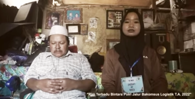 kisah jelita anak tukang juru parkir jadi polwan