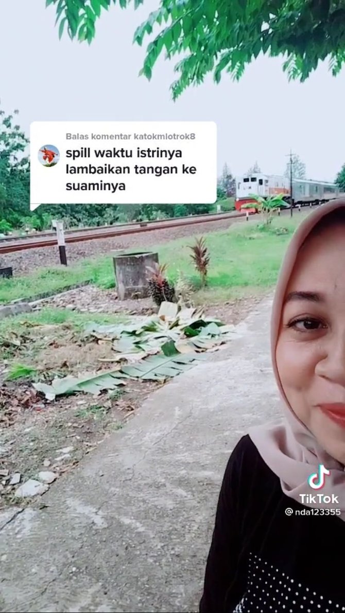 cara masinis sapa istrinya saat lewat depan rumah