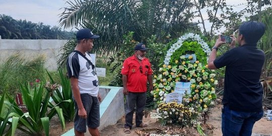 Makam Brigadir J Dijaga Kerabat Jelang Autopsi Ulang