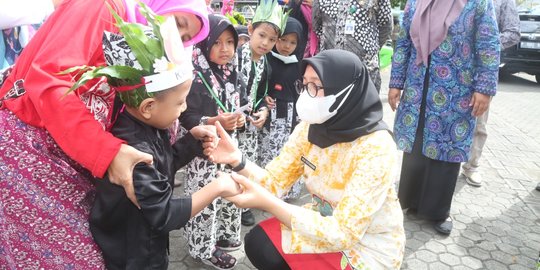 Hari Anak, Bupati Ipuk Peringatinya Bareng Anak-Anak Disabilitas