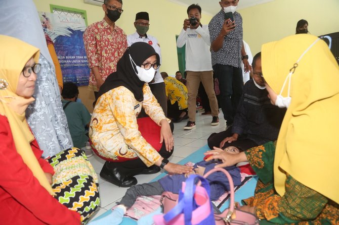 hari anak bupati ipuk peringatinya bareng anak anak disabilitas