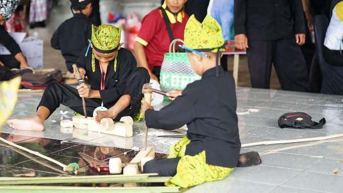 banyuwangi gelar festival permainan tradisional