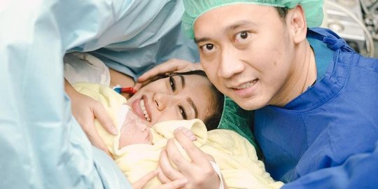 Istri Ibas Anak SBY Melahirkan, ini Potret Sang Bayi Menggemaskan Banget