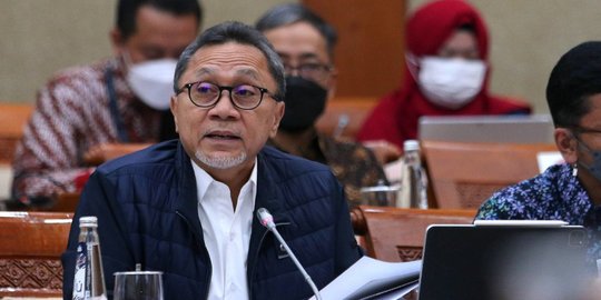 Anies-Erick Thohir Pakai Batik di Acara PAN, Zulkifli Hasan Nilai Simbol Jadi Capres