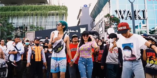 Citayam Fashion Week: Kreativitas Jalanan Berujung Didaftarkan Perusahaan Baim Wong