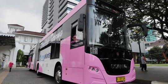 Resmi Beroperasi Hari Ini, Simak Jadwal Dan Rute Bus Pink Khusus ...