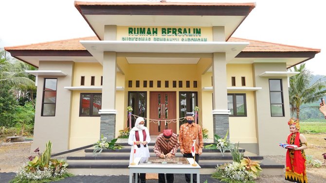 The maternity home in the farthest village of Banyuwangi is finally operating