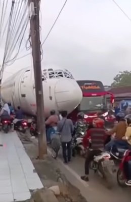 usai viral bikin macet terungkap ada 039kuburan039 pesawat di kampung jampang bogor