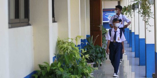 Kisah Mereka yang Tersingkir dan Siswa Titipan di Sekolah Favorit