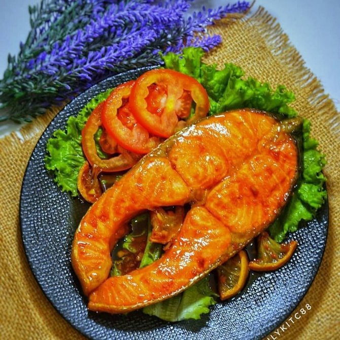 ikan salmon saus lemon