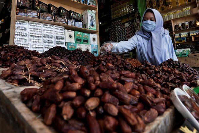 pedagang kurma di pasar tanah abang