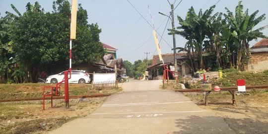 Warga Bikin Palang Pintu Kereta Api di Lokasi Odong-Odong Maut