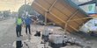Kecelakaan Truk Trailer di Koja, Sopir Luka-Luka dan Halte Bus Rusak Tertabrak