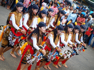tradisi jaran lumping di cirebon