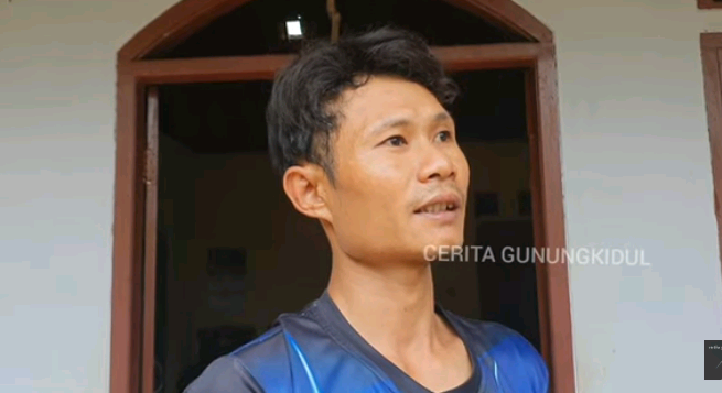 desa ini terletak di aliran sungai bengawan solo purba