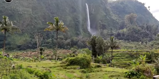 Potret Kampung Tersembunyi Cuma Ada Dua Rumah, Pemandangannya Ada Air Terjun Cantik