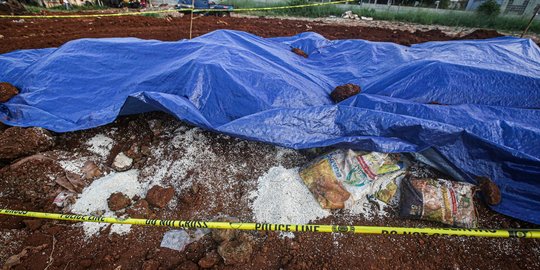 Fakta-Fakta Kuburan Bansos di Depok